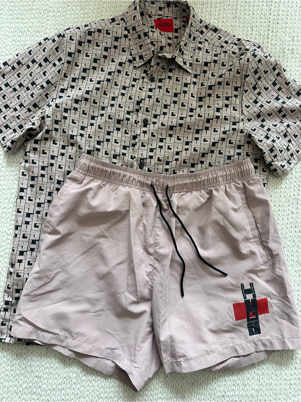 HUGO Beige Geometric Print Short Sleeve Shirt Sz M w/ Light Matching Swim Shorts